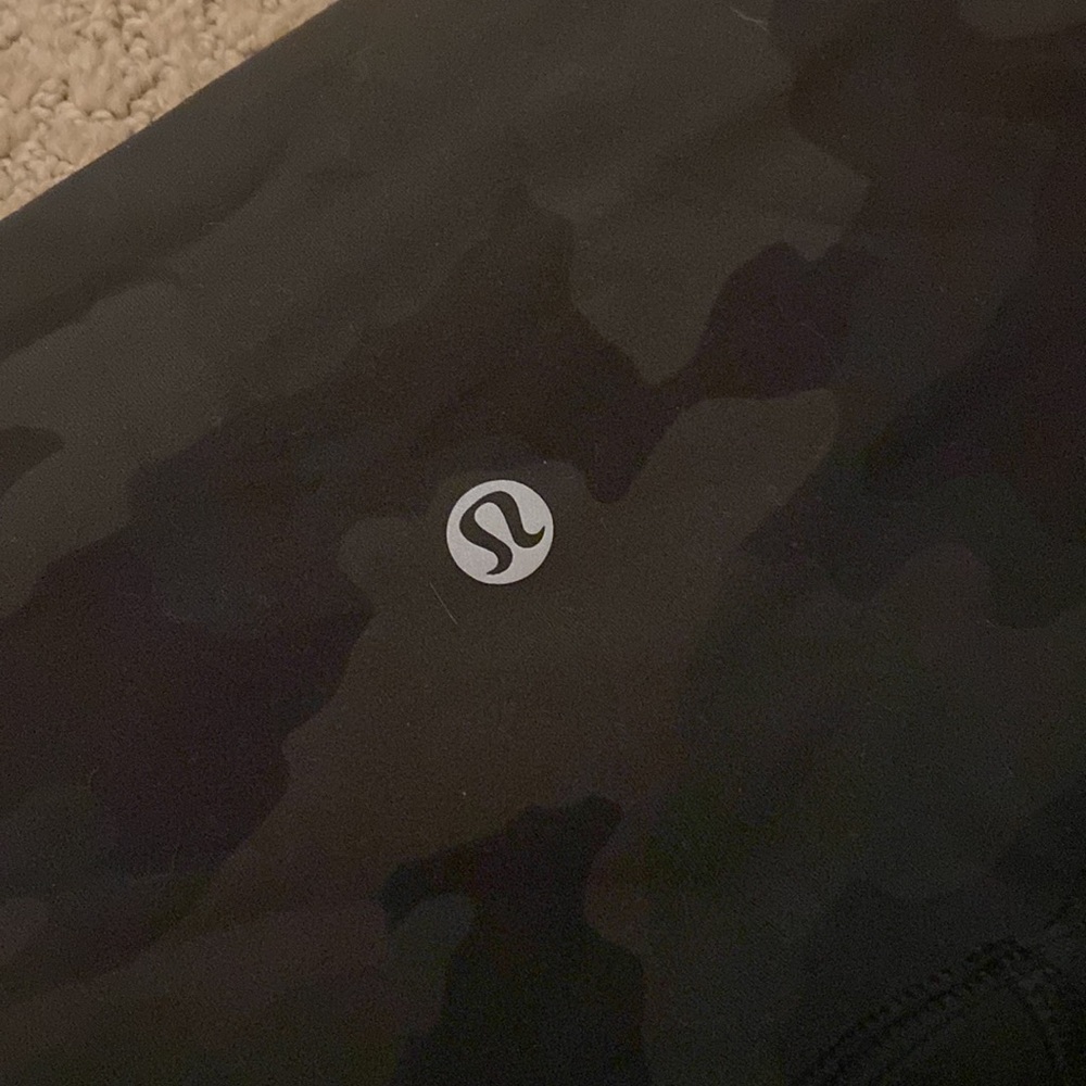 Lulu lemon aligns green camo size 2